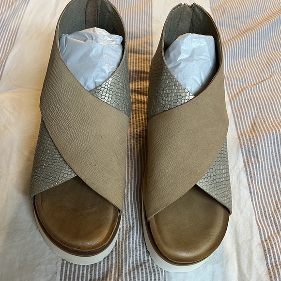 Diva True precious wedges.. NEW - Picture 2 of 4